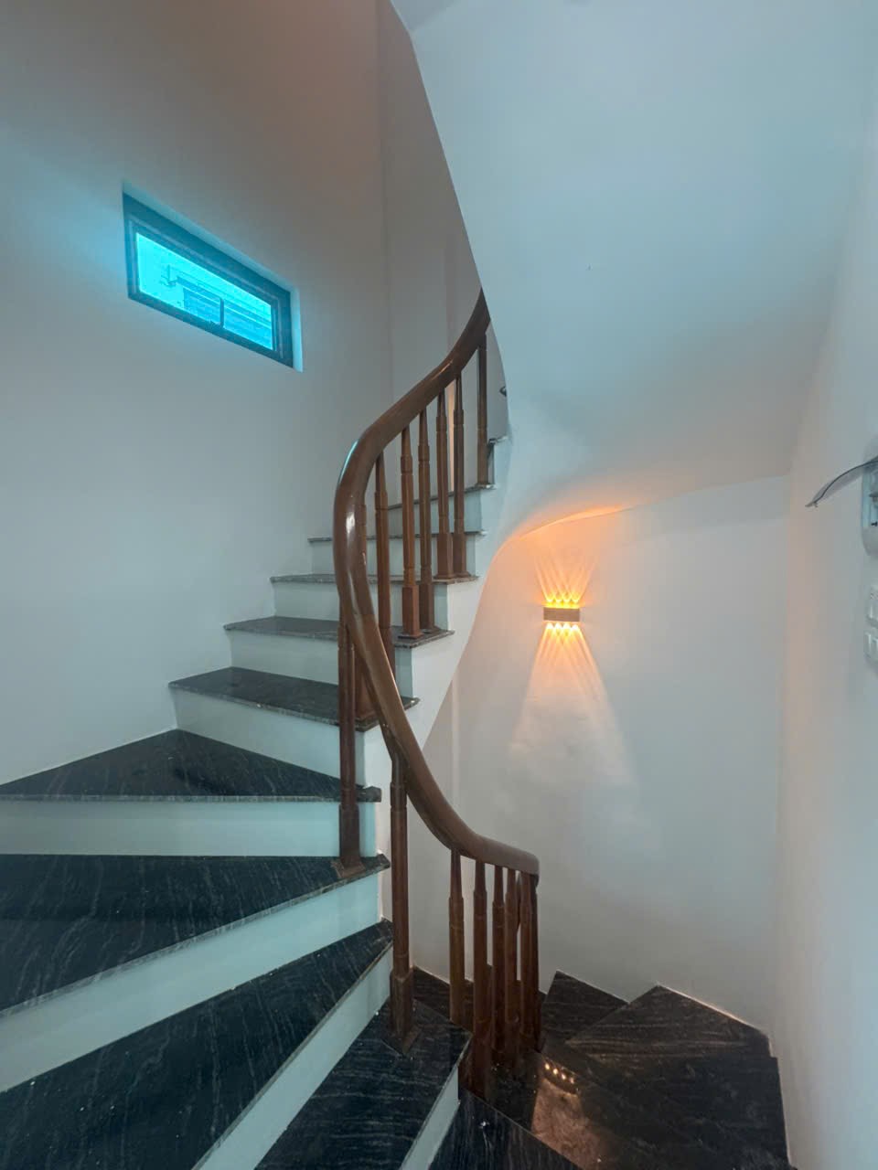 Bán nhà 33m2, 5 tầng, giá 5.2 tỷ, ở Hữu Hòa, Hà đông
