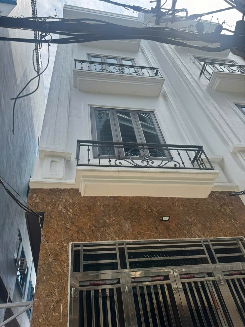 Bán nhà 33m2, 5 tầng, giá 5.2 tỷ, ở Hữu Hòa, Hà đông