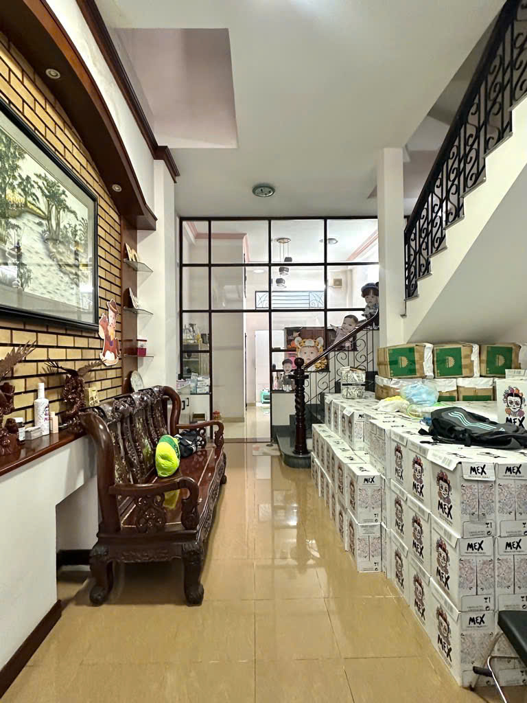 CHUYỂN CÔNG TÁC CẦN BÁN  GẤP CĂN NHÀ  ĐẸP, TÂN PHONG, QUẬN 7, 92 M2, CHỈ 14.5  TỶ
