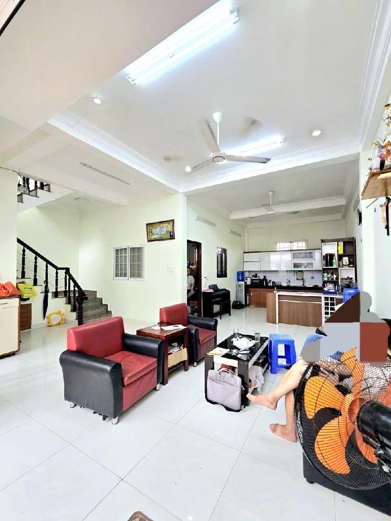 ĐỊNH CƯ BÁN GẤP NHÀ ĐẸP, NGANG RỘNG, 8 X 14 , PHẠM HỮU LẦU GẦN CHỢ PHƯỚC LONG, CHỈ 9.8 TỶ .