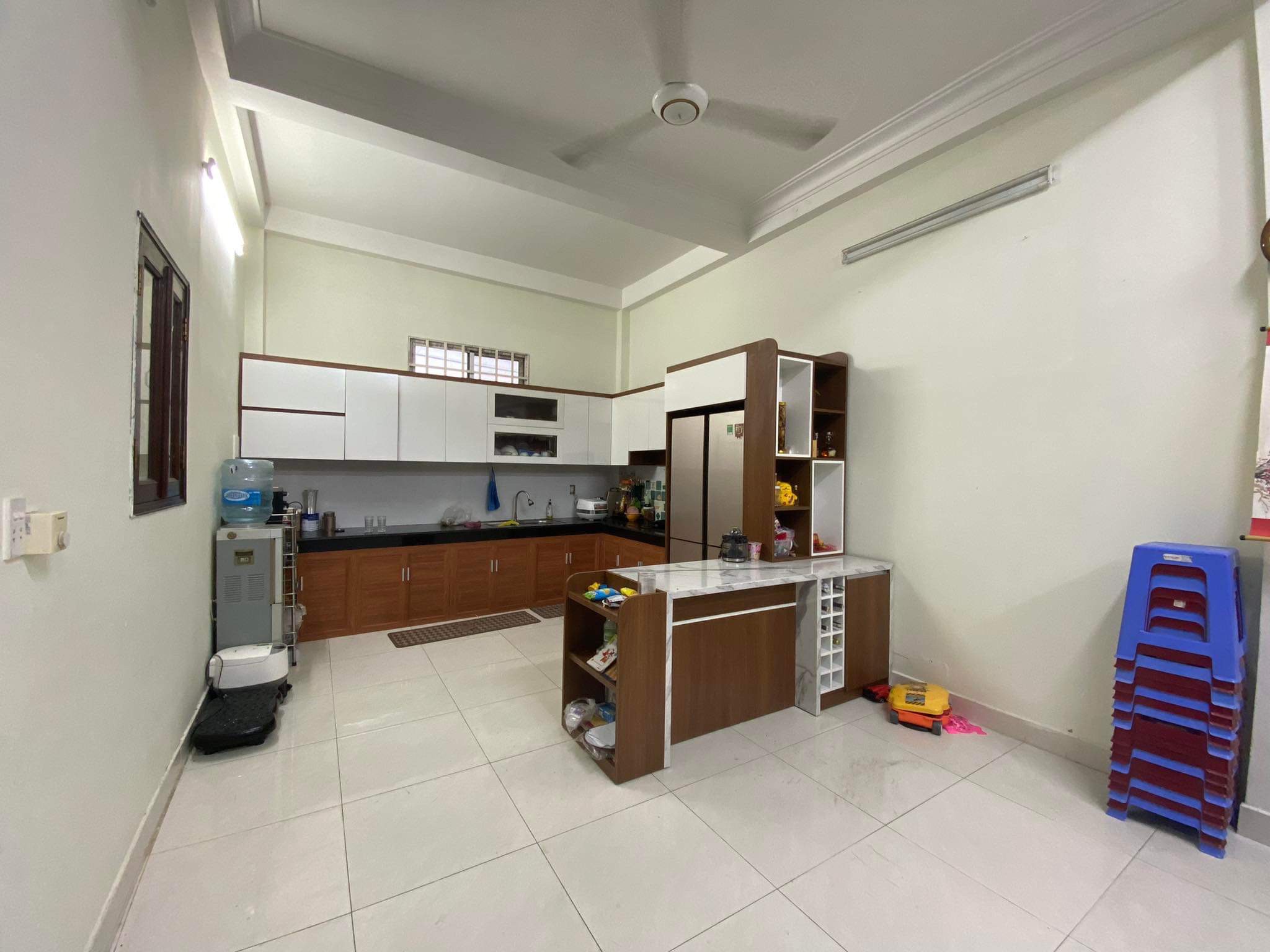 ĐỊNH CƯ BÁN GẤP NHÀ ĐẸP, NGANG RỘNG, 8 X 14 , PHẠM HỮU LẦU GẦN CHỢ PHƯỚC LONG, CHỈ 9.8 TỶ .