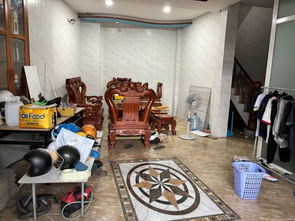 BÁN CĂN NHÀ XÂY KIÊN CỐ , 4 X 15, NGAY ĐIỆN MÁY XANH, HXH HUỲNH TẤN PHÁT, QUẬN . 7, CHỈ 8 TỶ.