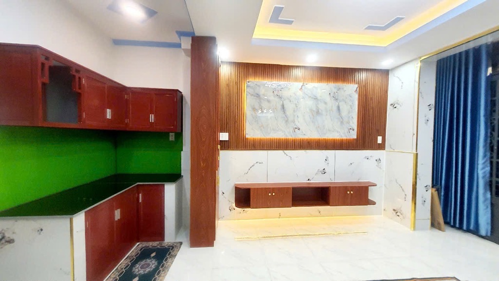NHÀ 2 LẦU - SỔ RIÊNG - BÌNH ĐÔNG - Q8