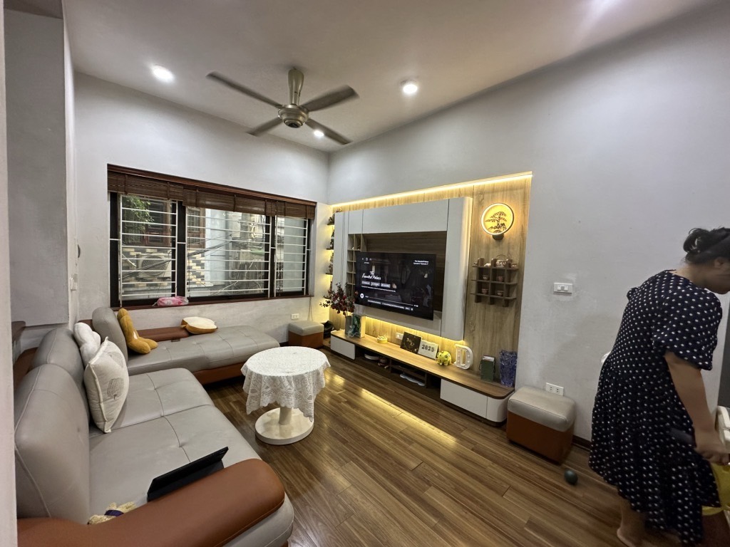 bán nhà sát vách ngã tư sở siêu đẹp