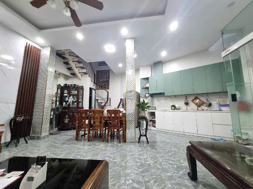 NHÀ ĐẸP HÀO NAM 45M x 5T Ở RÂT THÍCH-NGÕ THÔNG THOÁNG GIÁ NHỈNH 7TỶ