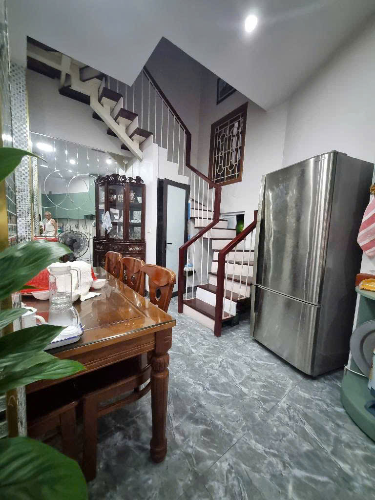 NHÀ ĐẸP HÀO NAM 45M x 5T Ở RÂT THÍCH-NGÕ THÔNG THOÁNG GIÁ NHỈNH 7TỶ