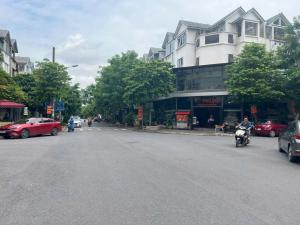SIỂU PHẨM QUÔC TỬ GIÁM-NHÀ KIÊN CỐ NỘI THẤT GỖ LIM NAM PHI  GIÁ CHỈ  9TỶ999