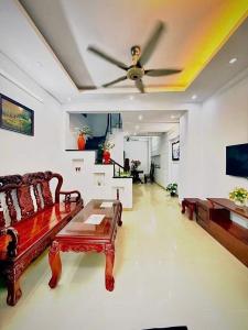 NHÀ ĐẸP NGUYỄN CHÍ THANH 40M X 5T-NGÕ THOÁNG 3GAC-GIÁ NHỈNH 7TỶ