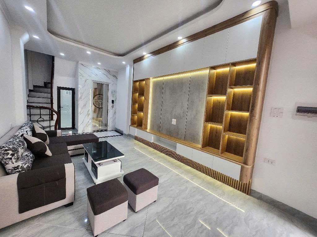 Nhà lô góc, 6 tầng, thang máy, ful nội thất