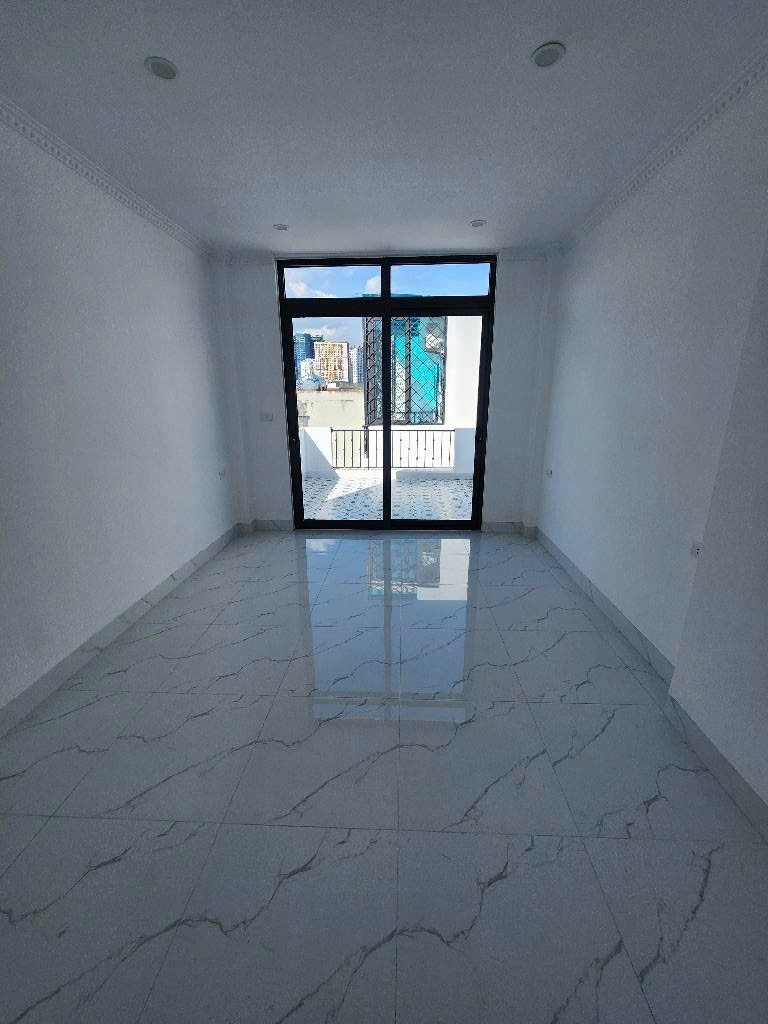Nhà lô góc, 6 tầng, thang máy, ful nội thất