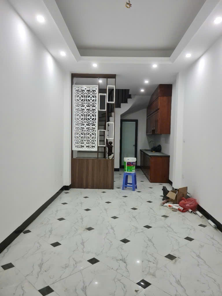 THÚY LĨNH CHỈ 7 TỶ Ô TÔ TRÁNH - KINH DOANH - THANG - NHÀ MỚI KÍNH COONG