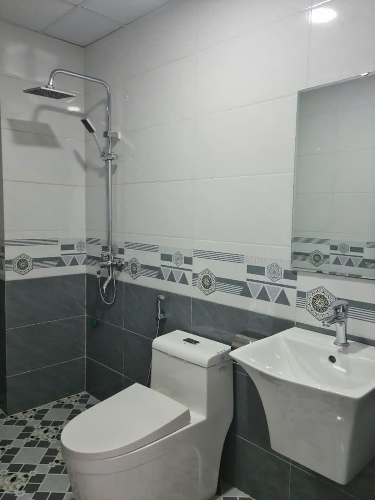 THÚY LĨNH CHỈ 7 TỶ Ô TÔ TRÁNH - KINH DOANH - THANG - NHÀ MỚI KÍNH COONG