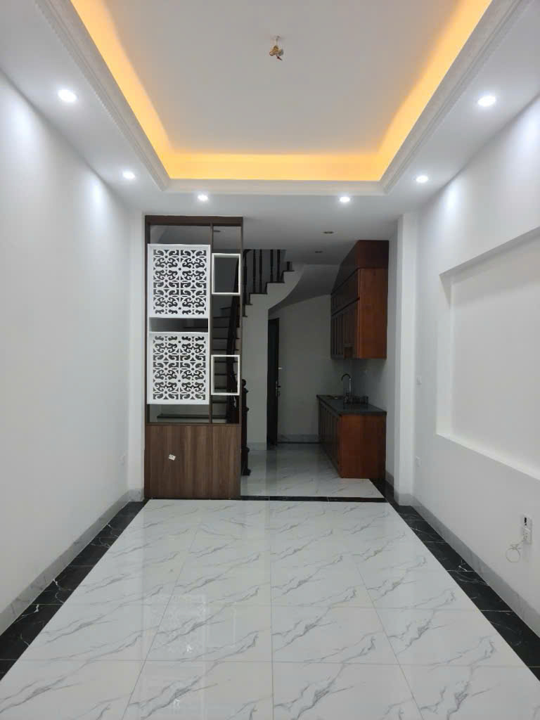 THÚY LĨNH CHỈ 7 TỶ Ô TÔ TRÁNH - KINH DOANH - THANG - NHÀ MỚI KÍNH COONG