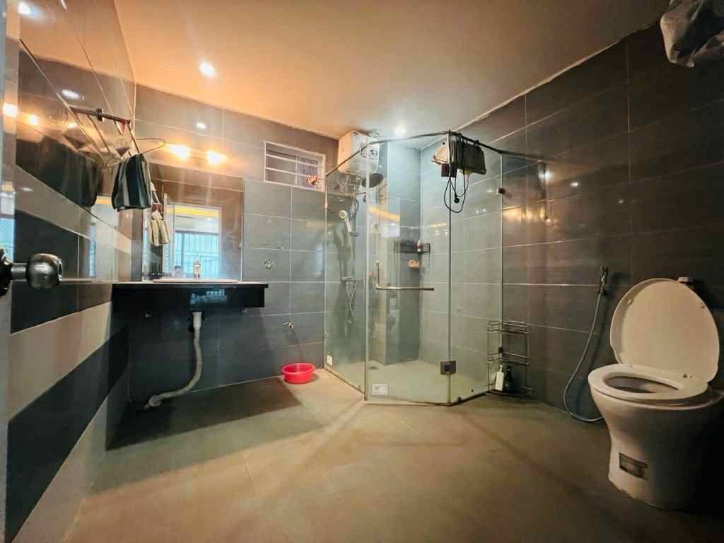 49m2 mà chỉ 9.5 tỷ lại còn FULL NỘI THẤT - SỔ NỞ NỞ HẬU ĐẸP - NHÀ XÂY VUÔNG ĐẸP - 80M RA BÃI GỬI Ô TÔ - XE 5 TẠ ĐỖ CỔNG- CHO THUÊ DÒNG TIỀN 12 TR/ THÁNG.
