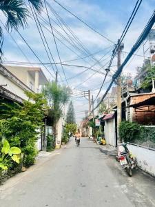 BÁN NHÀ MỚI ĐẸP THỦ ĐỨC TẶNG FULL NỘI THẤT CAO CẤP