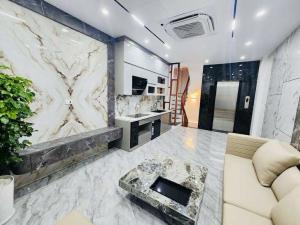 BÁN NHÀ 6 TẦNG THANG MÁY LÔ GÓC TỨ HIỆP, KHU ĐÁNG SỐNG TẠI THANH THANH TRÌ. CHỈ NHỈNH 10 TỶ CÓ THƯƠNG LƯỢNG