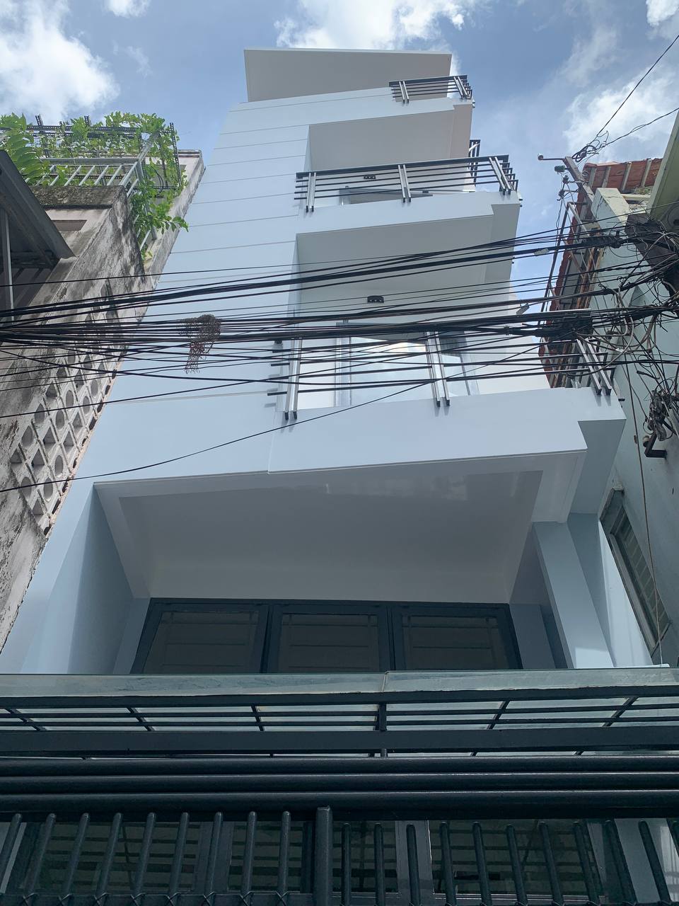 BÁN CHDV NGUYỄN VĂN LẠC, P19, BÌNH THẠNH, DT 50m2, 5 TẦNG, GIÁ 9 TỶ.
