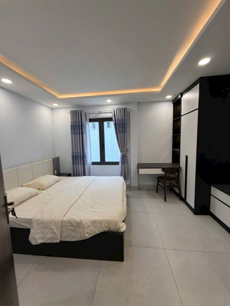 MUA NHÀ TẶNG LUÔN NỘI THẤT CHỈ 12.x TỶ - DT 72m2- CMT8 - P10 - Q3