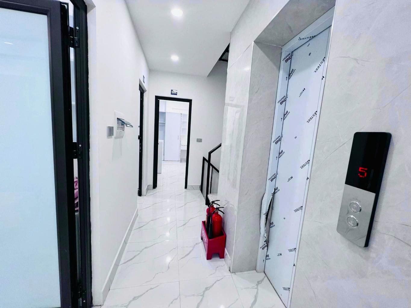 Bán toà chung cư mini 6 tầng full nội thất mặt tiền khủng