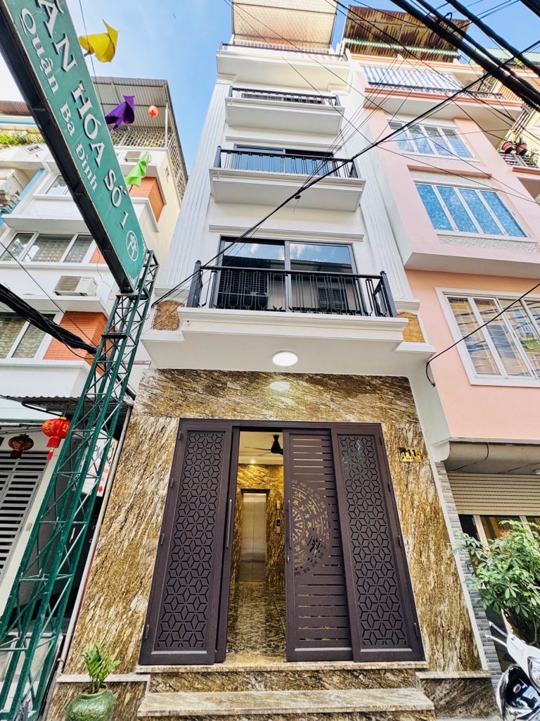 Mặt phô siêu vip trung tâm Ba Đình Hà Nội, lô góc siêu thoáng, dòng tiền tốt