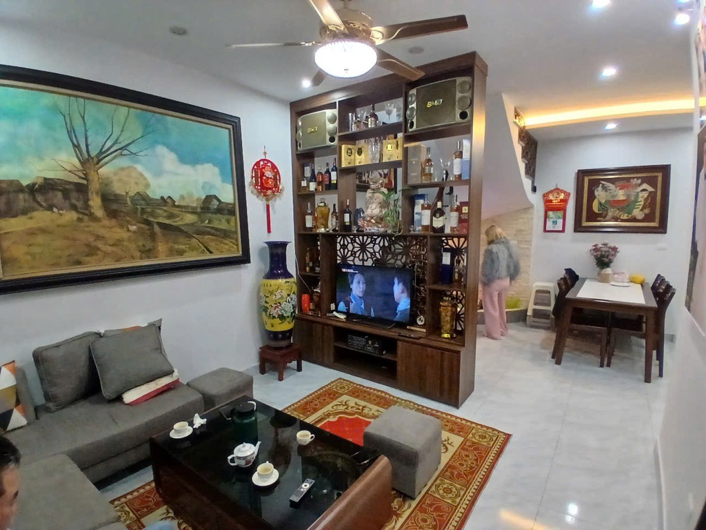 giảm hơn nửa tỷ so với giá cũ nhà lô góc mới kong ngay trung tâm đống đa vài bước ra tôn đức thắng