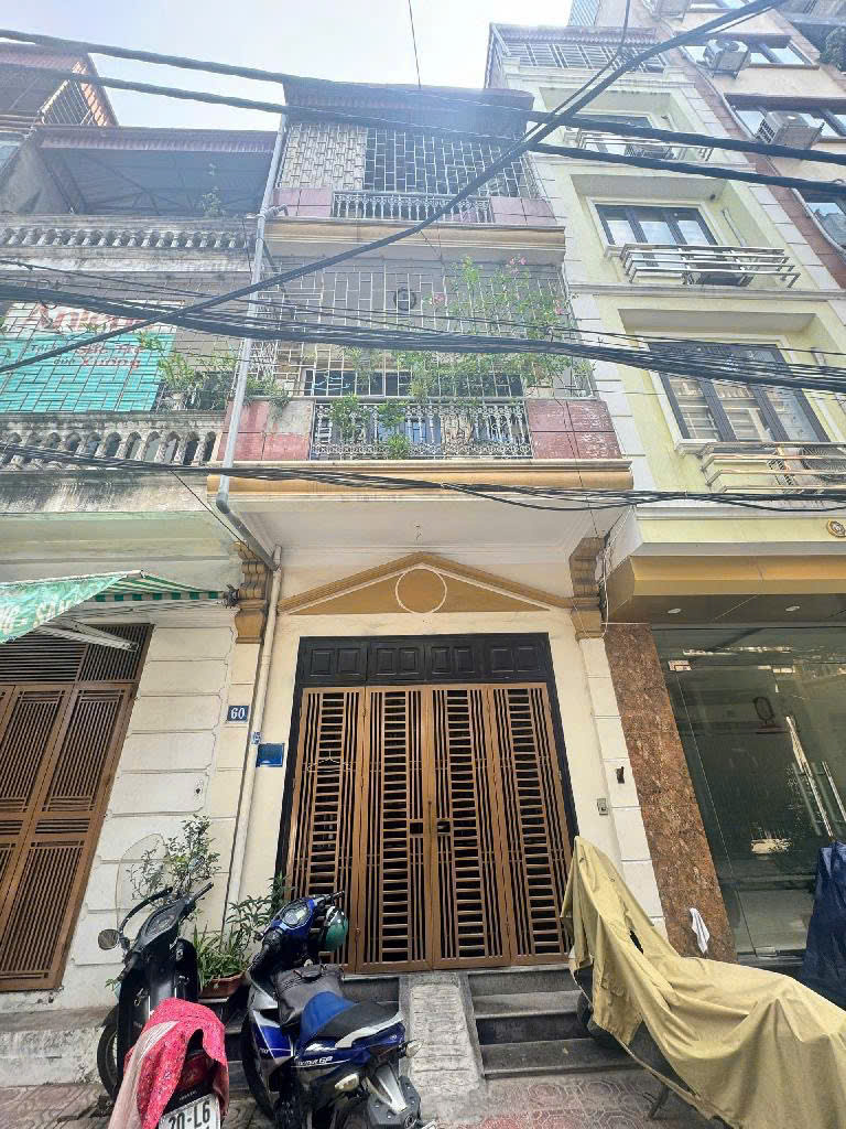 MẶT PHỐ TRUNG TÂM-VỈA HÈ-KINH DOANH THOẢI MÁI-PHÂN LÔ