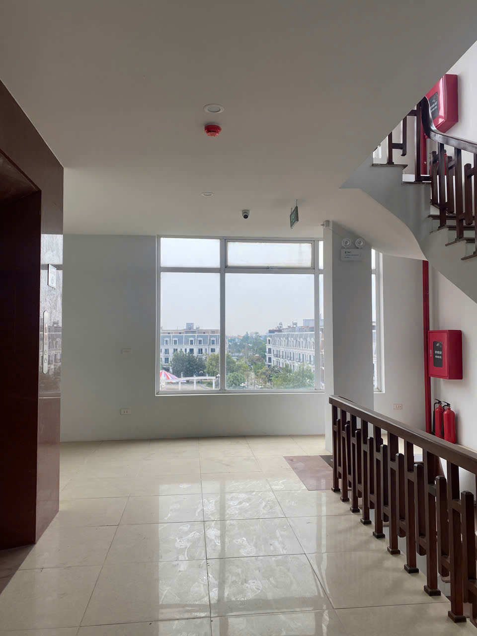 BÁN GẤP TÒA NHÀ 9 TẦNG MẶT QL3 THỊ TRẤN ĐÔNG ANH, ĐÔNG ANH, HÀ NỘI.