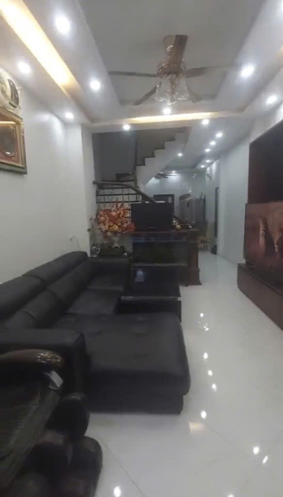 BÁN NHANH 2 CĂN 3 TẦNG TỔNG DIỆN TÍCH 100M2, MT 7,4M. 2 NHÀ ĐỘC LẬP, DÂN XÂY CHẮC CHẮN