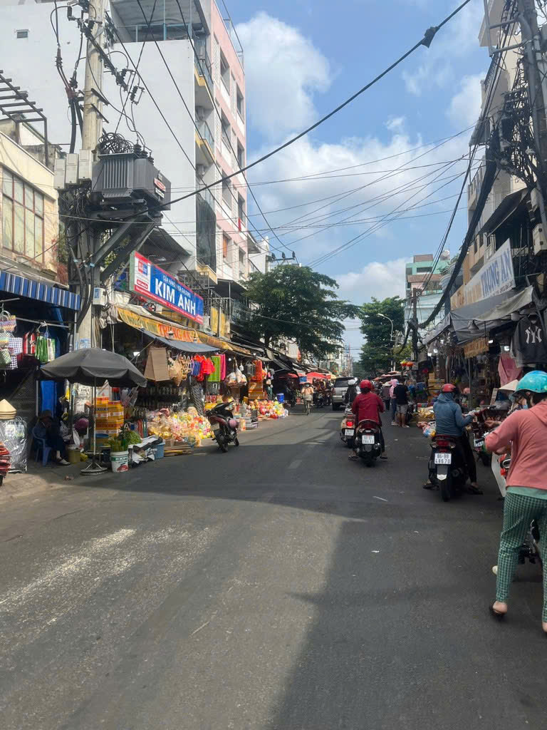 Bán nhà đẹp Nguyễn Súy, 30m2, 2 tầng, giá chỉ 3 tỷ