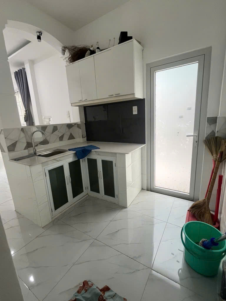Bán nhà đẹp Nguyễn Súy, 30m2, 2 tầng, giá chỉ 3 tỷ