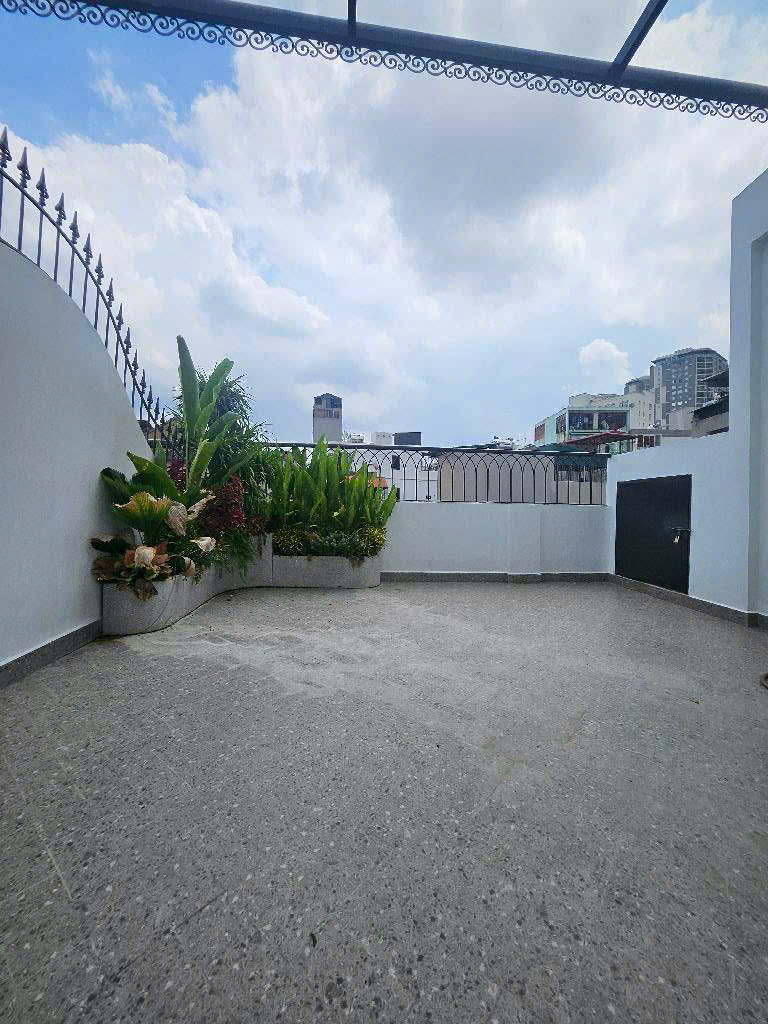 NHÀ ĐẸP HOÀNG QUỐC VIỆT - 67M2 - MẶT TIỀN 5,2M - NGÕ THÔNG - GẦN PHỐ - VỊ TRÍ ĐỈNH - GIÁ 13,7 TỶ