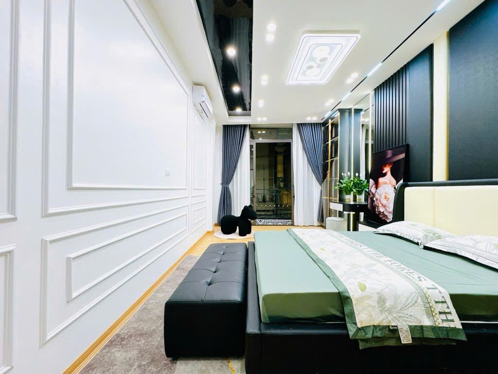 BÁN NHÀ DƯƠNG QUẢNG HÀM - 6 TẦNG MỚI TINH - MẶT TIỀN RỘNG 4,8M - FULL NỘI THẤT - BA BƯỚC RA  PHỐ  - GIÁ CHỈ 11,5 TỶ