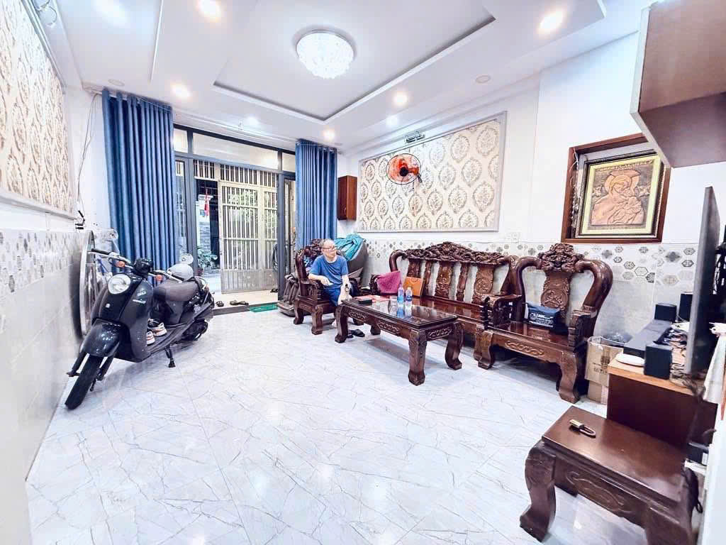 BÁN NHÀ LẠC LONG QUÂN - CẦU GIẤY - 48M2 - 6 TẦNG MỚI TINH - MẶT TIỀN 4,8M - NỘI THẤT XỊN XÒ - SIÊU THOÁNG - GIÁ CHỈ 11 TỶ