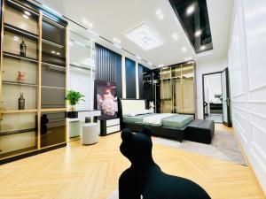 BÁN NHÀ DƯƠNG QUẢNG HÀM - 6 TẦNG MỚI TINH - MẶT TIỀN RỘNG 4,8M - FULL NỘI THẤT - BA BƯỚC RA  PHỐ  - GIÁ CHỈ 11,5 TỶ