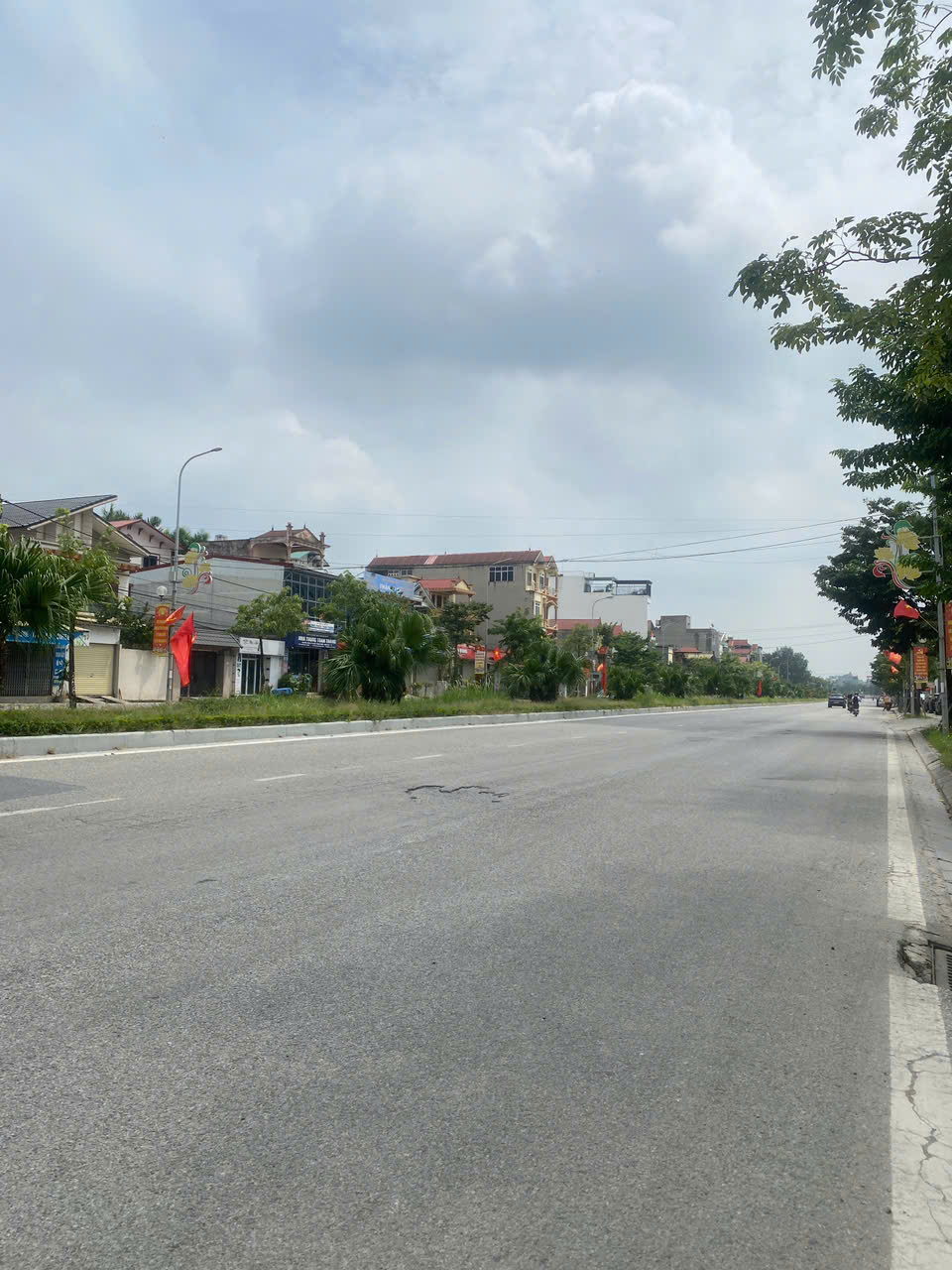 SIÊU PHẨM KHÊ NỮ, NGUYÊN KHÊ, ĐÔNG ANH. ĐƯỜNG THÔNG, VIEW CÔNG VIÊN