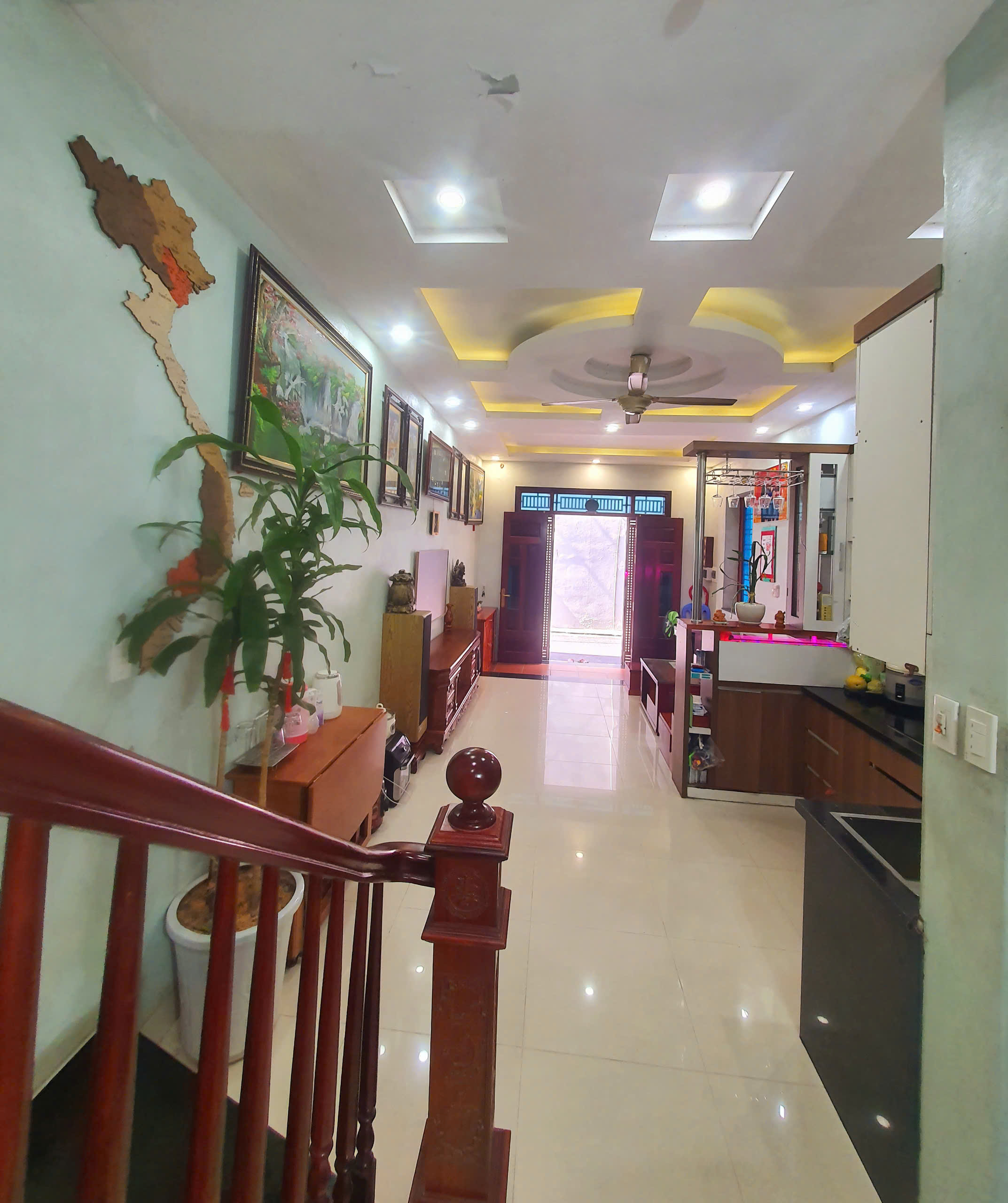 BÁN GẤP CĂN 3 TẦNG DÂN XÂY TỈ MỈ TẠI TRUNG OAI, TIÊN DƯƠNG. GIÁ 5,5 TỶ CÓ THƯƠNG LƯỢNG