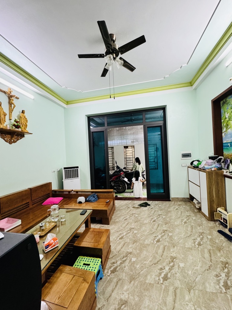 Làm ăn gặp khó khăn Cần bán để thoát đòn bẩy tài chính