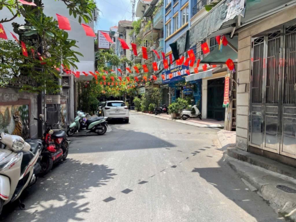 NHÀ ĐẸP Ở LUÔN - TRUNG TÂM VĂN MIẾU QUỐC TỪ GIÁM - 8M Ô TÔ TRÁNH - Ở ĐẲNG CẤP - CHO THUÊ HOME STAY HÁI RA TIỀN -