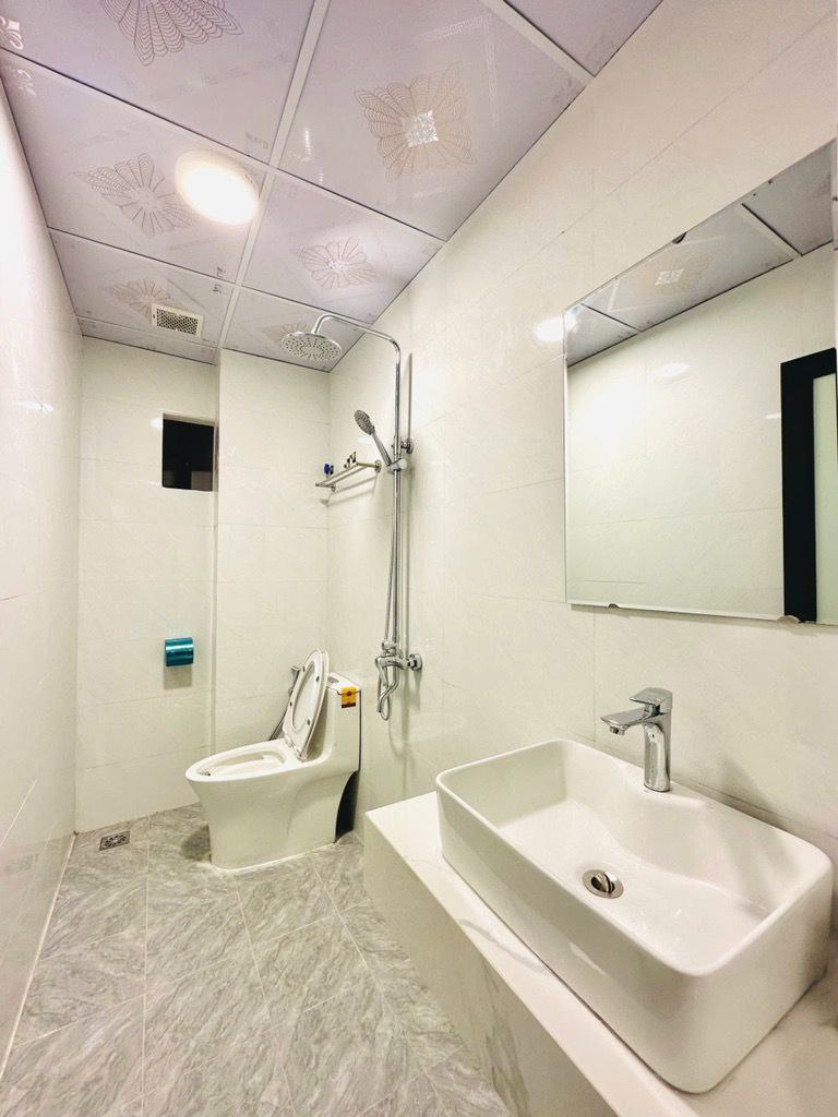 HƠN 9 TỶ CÓ NHÀ 40 M2 6 TẦNG MỚI THANG MÁY -  GẦN HỒ VĂN CHƯƠNG - FULL NỘI THẤT