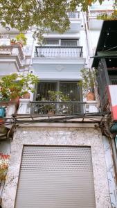 MẶT PHỐ - KINH DANH - VIEW HỒ - 6 TẦNG THANG MÁY NHẬP KHẨU