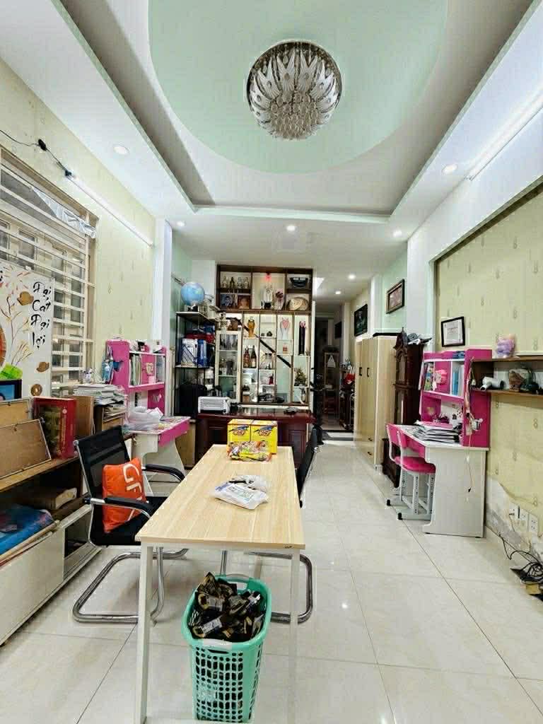 NHÀ 2 TẦNG ĐÚC MỚI - CÁCH 1 CĂN RA MẶT TIỀN - HẺM 8M THÔNG - 42M2 - 5.79 TỶ