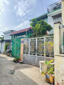 SIÊU PHẨM NHÀ MỚI TẶNG FULL NỘI THẤT- HẺM XE HƠI THÔNG 1 TRỤC - 61M2 - CHỈ 8.4 TỶ Huỳnh Văn Nghệ, Phường 15, Quận Tân Bình