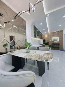 NHÀ HẺM XE HƠI VÔ NHÀ - 2 TẦNG - 120M2 - 8.6 TỶ