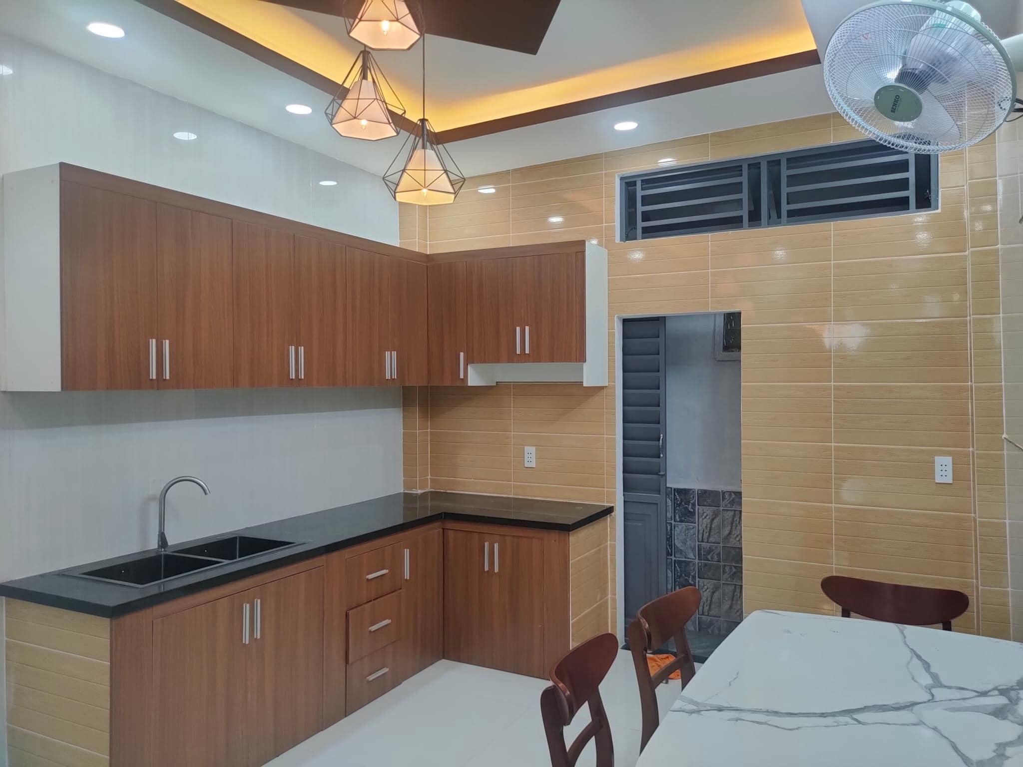 Nhà mới ở ngay, 2 tầng BTCT, HTP, DT 4x17m, nhỉnh 4 tỷ.
