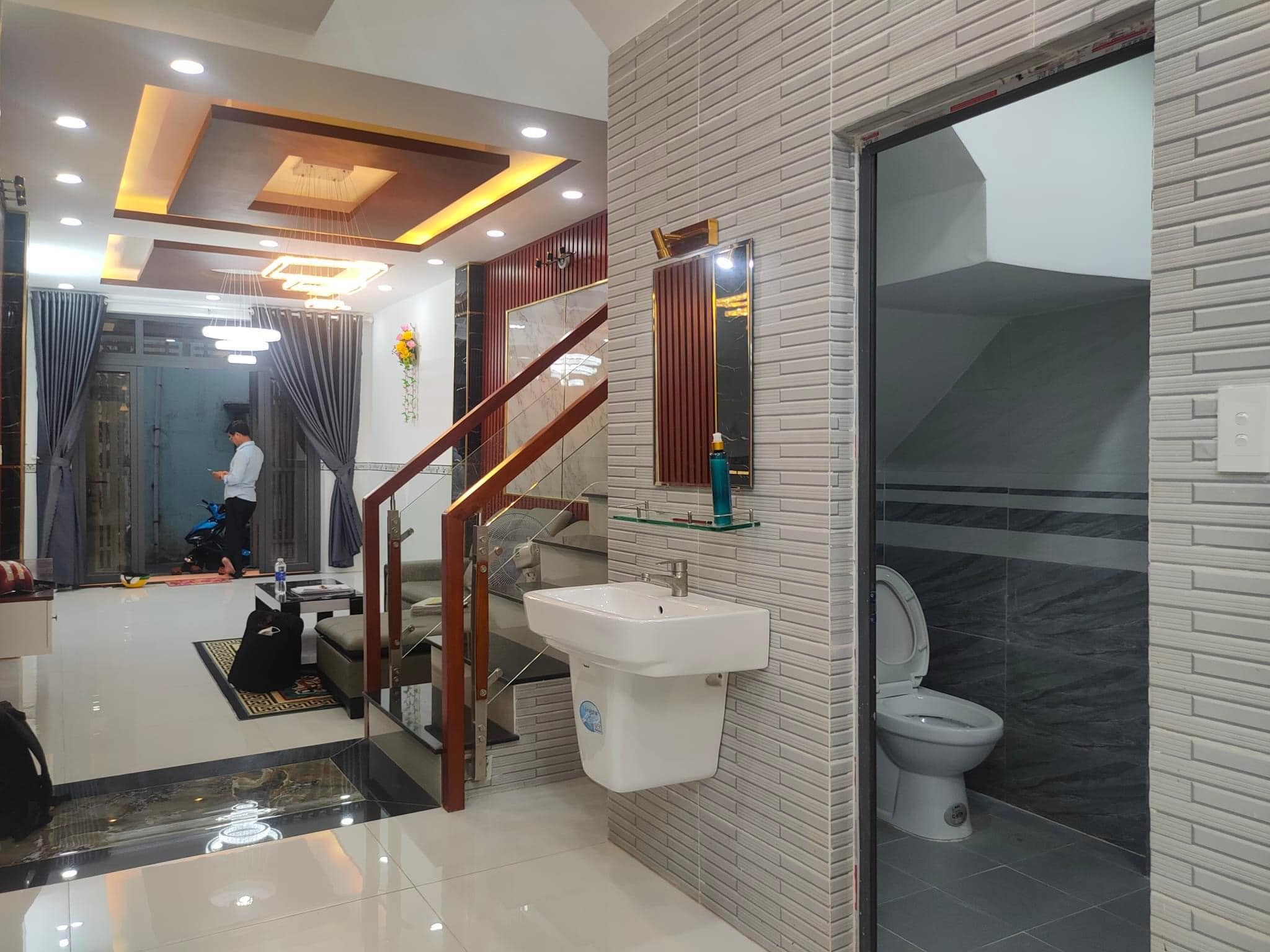 Nhà mới ở ngay, 2 tầng BTCT, HTP, DT 4x17m, nhỉnh 4 tỷ.