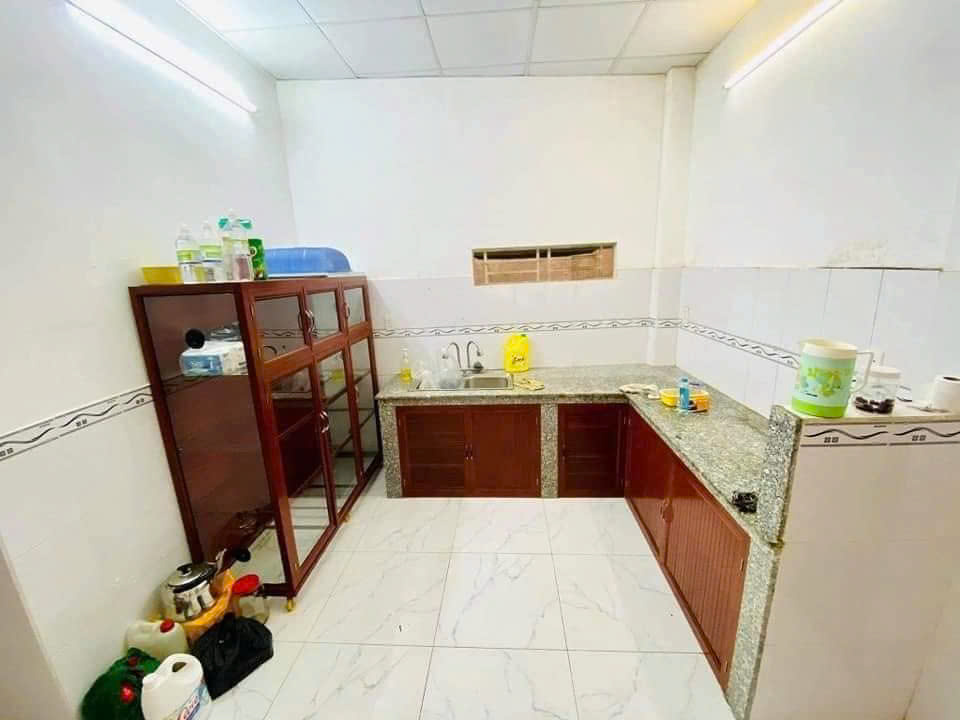 Nhà 2 tầng, ngang 4.5m nở hậu, trung tâm Q7, chỉ hơn 3 tỷ.