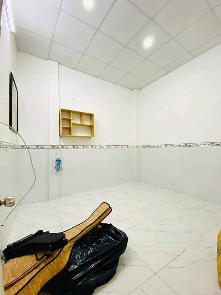 Nhà 2 tầng, ngang 4.5m nở hậu, trung tâm Q7, chỉ hơn 3 tỷ.
