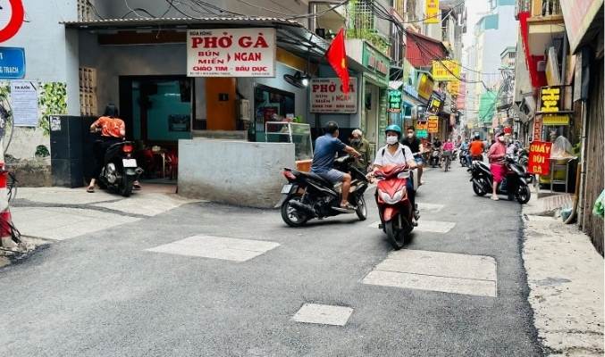 Bán nhà mới Bùi Xương Trạch, 5 tầng 46m2 8.9 tỷ