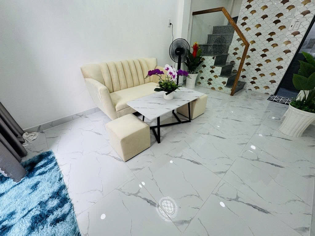 MỚI VỀ - GẦN KHU PHAN XÍCH LONG + VẠN KIẾP, PHÚ NHUẬN - 4 TẦNG, 3 PN, 3 WC - HẺM TRƯỚC NHÀ 5M - TẶNG FULL NỘI THẤT - 4.x TỎI