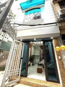 TÂN MAI-LÔ GÓC-5 TẦNG-Ô TÔ ĐỖ CỬA